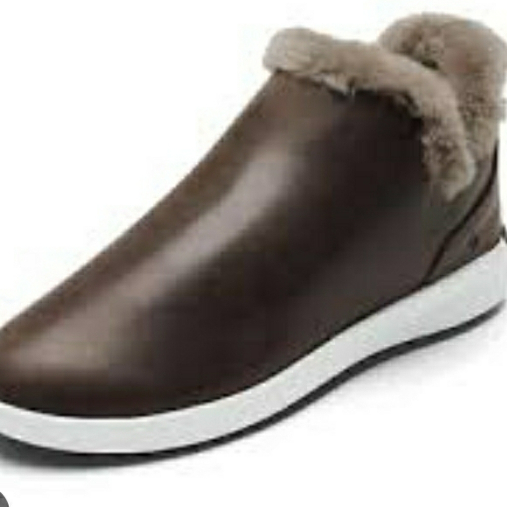 New $160 Olukai Hulu Shearing Bootie 7